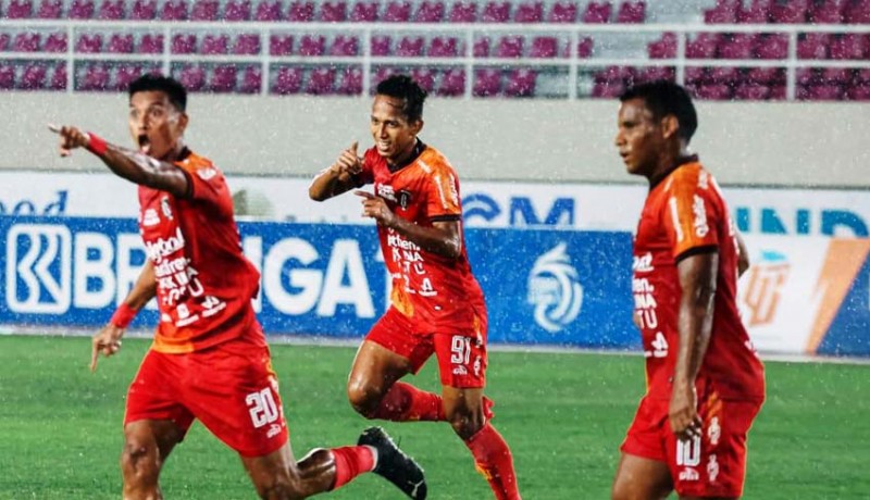 www.nusabali.com-bali-united-vs-persebaya-lerby-ajak-berjuang-habis-habisan