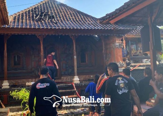 Nusabali.com - bale-daja-warung-dan-mobil-terbakar