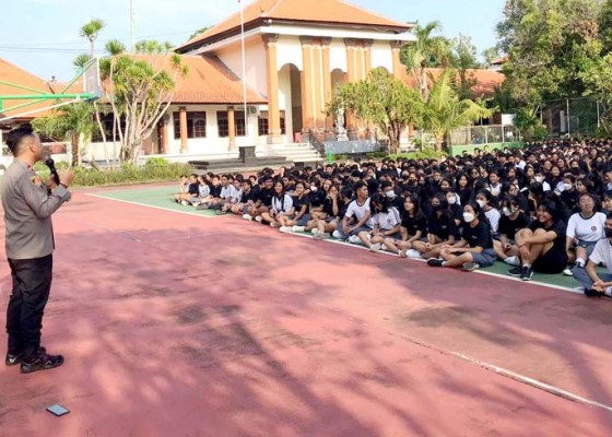 Nusabali.com - kapolsek-denpasar-utara-dengar-curhat-pelajar-sma