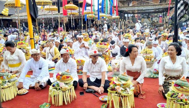 www.nusabali.com-papranian-tandai-panyineban-karya-di-pura-ulun-danu-batur