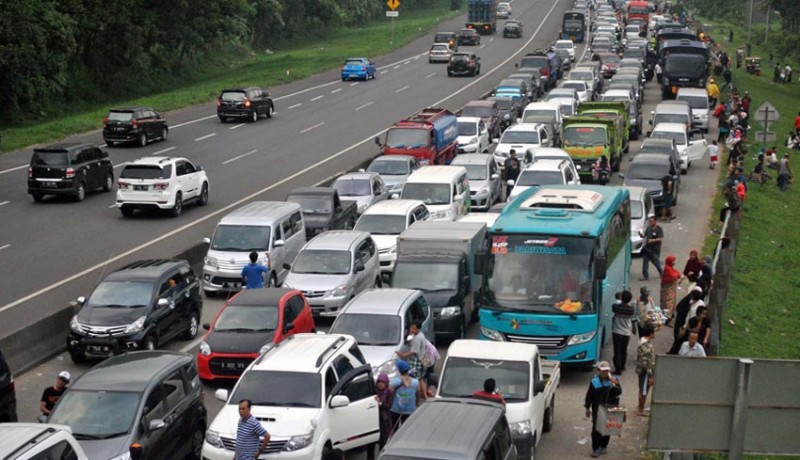 www.nusabali.com-jalan-raya-dan-tol-macet-parah