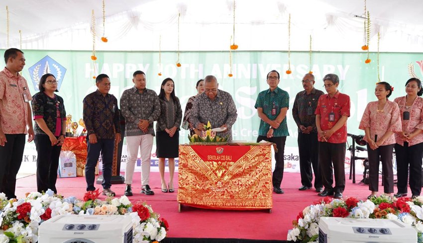 Nusabali Com Hadiri Hut Sekolah Cis Bali Parwata Pemerintah