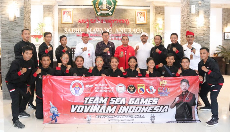 www.nusabali.com-pemkab-tabanan-lepas-17-atlet-vovinam-ke-kamboja