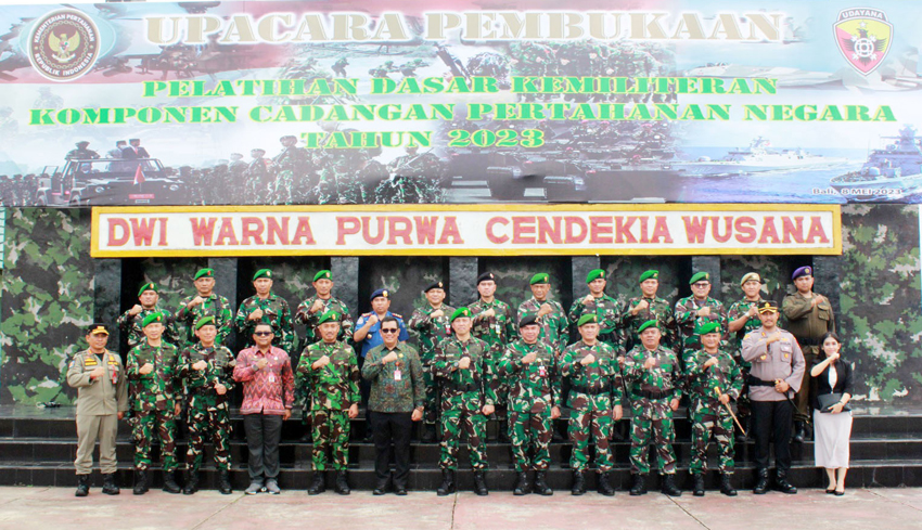 www.nusabali.com-lulus-500-komcad-langsung-dilatih-militer