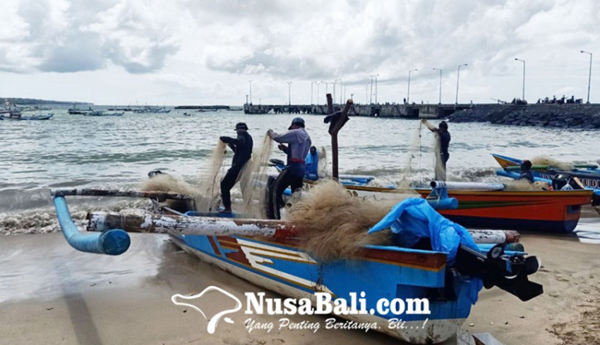 Waspada Potensi Gelombang Tinggi Nelayan Kedonganan