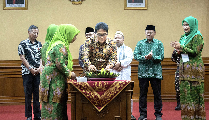 Hadiri Halal Bihalal Dan Harlah Ke 77 Muslimat Nu Di Badung Bupati Giri Prasta 9835