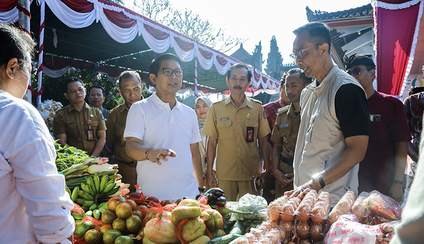 www.nusabali.com-sekda-adi-arnawa-hadiri-launching-gpm-di-desa-angantaka