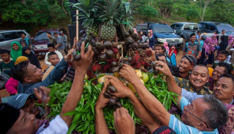 www.nusabali.com-tradisi-sedekah-bumi