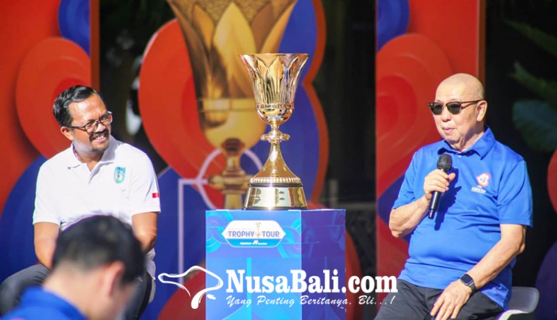 www.nusabali.com-trofi-piala-dunia-fiba-sambangi-bali