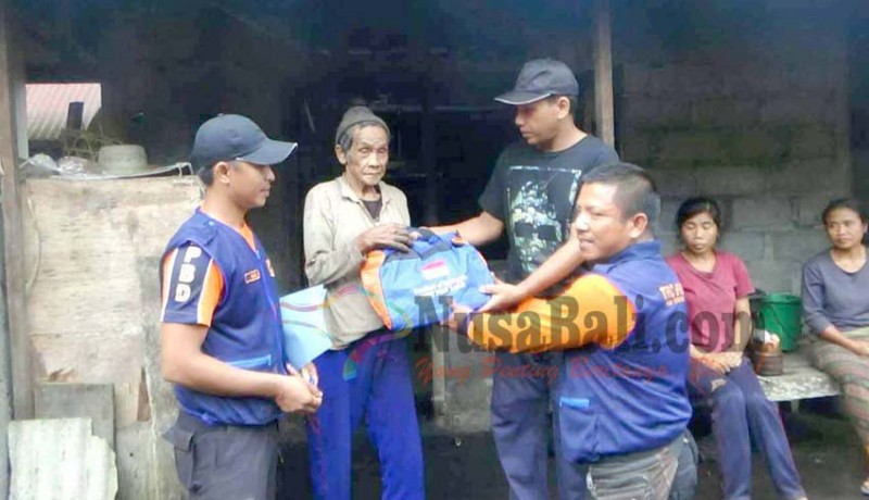 www.nusabali.com-ditinggal-maturan-rumah-nenek-terbakar