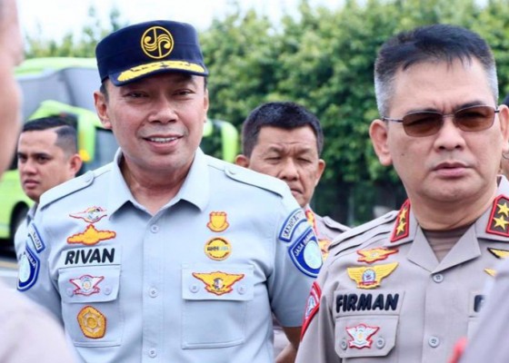 Nusabali.com - kakorlantas-dan-dirut-jasa-raharja-laka-7-motor-lawan-arus-vs-truk-di-lenteng-agung-tidak-layak-dapat-santunan