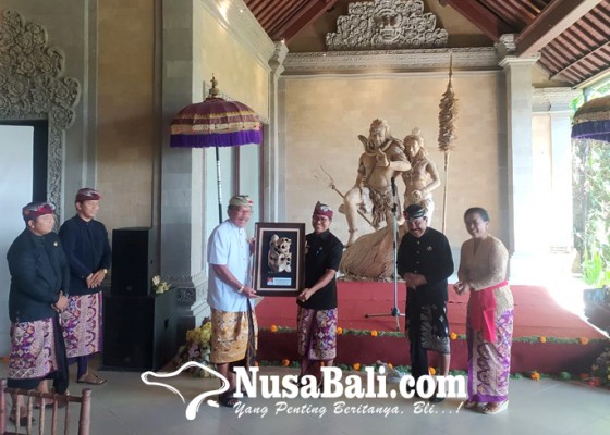 Nusabali.com - jelang-pensiun-sebagai-camat-ubud-wayan-suwija-gelar-perpisahan