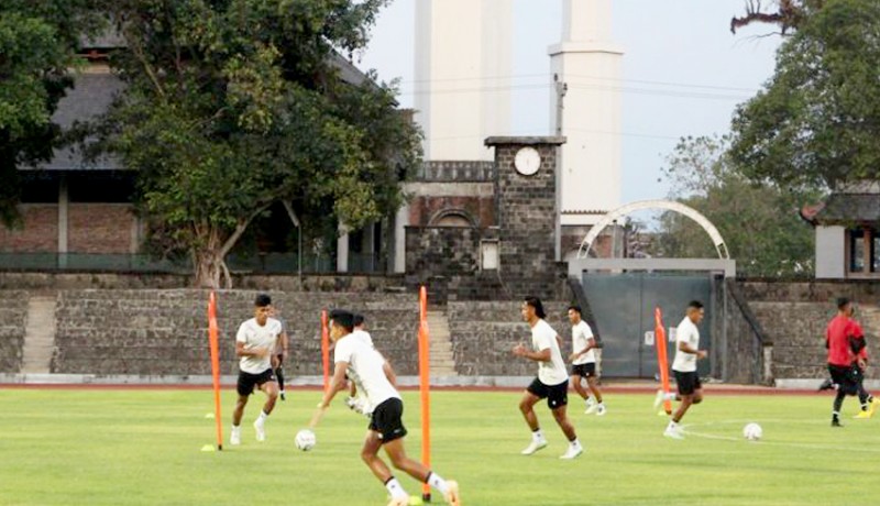 www.nusabali.com-timnas-u-23-latihan-perdana-di-solo