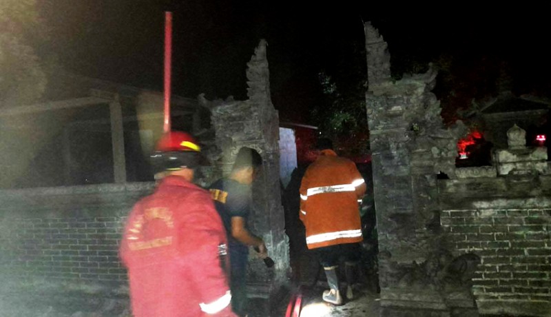 www.nusabali.com-pura-pasek-terbakar-pratima-selamat