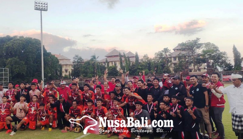 www.nusabali.com-tim-pdip-denpasar-juara-liga-kampung-u-17