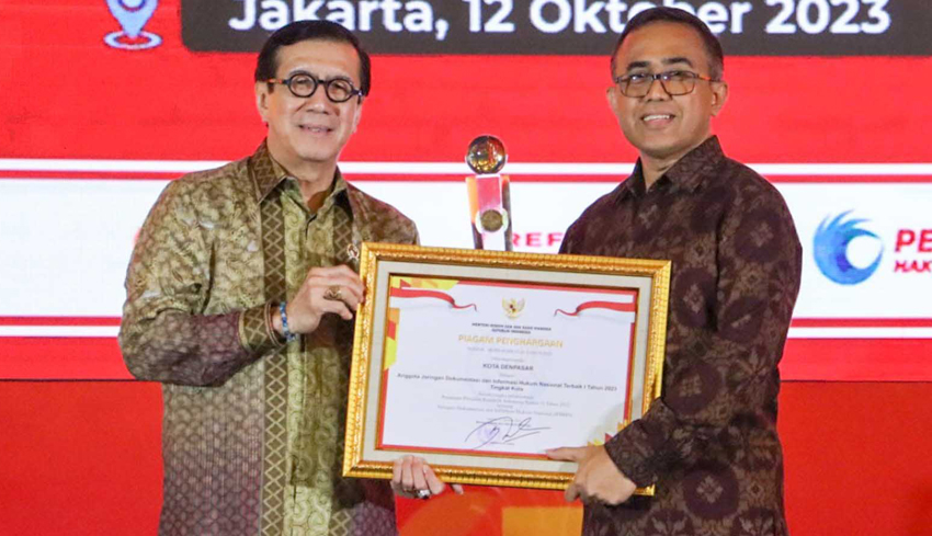 Nusabali Com Pemkot Denpasar Raih Penghargaan Jdihn Award Terbaik I