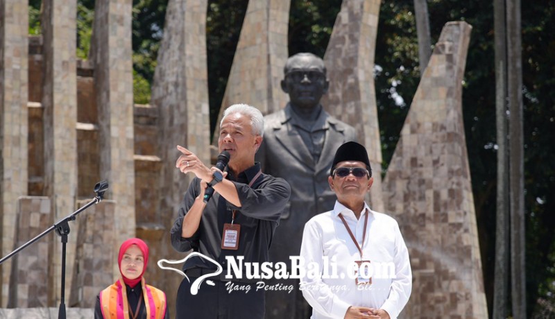 www.nusabali.com-mahfud-kenakan-baju-buatan-tahun-2019-lalu