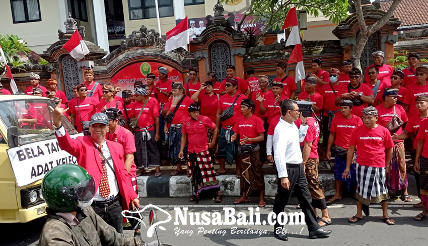 www.nusabali.com-krama-desa-adat-klecung-kembali-geruduk-pn-tabanan