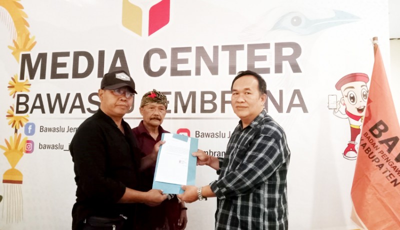 www.nusabali.com-laporan-perusakan-baliho-caleg-pdip-dicabut