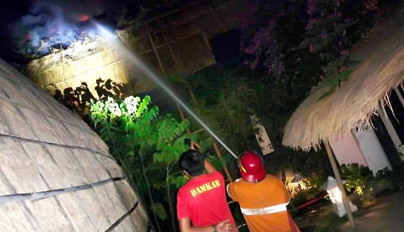 www.nusabali.com-villa-kelapa-cottage-di-amed-terbakar