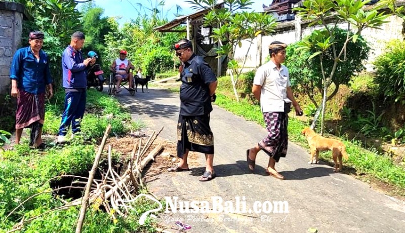 www.nusabali.com-bahu-jalan-desa-timuhun-jebol