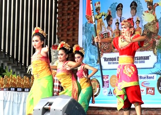 Nusabali.com - ratusan-anak-anak-tampil-di-festival-tari-bali-jembrana-vii