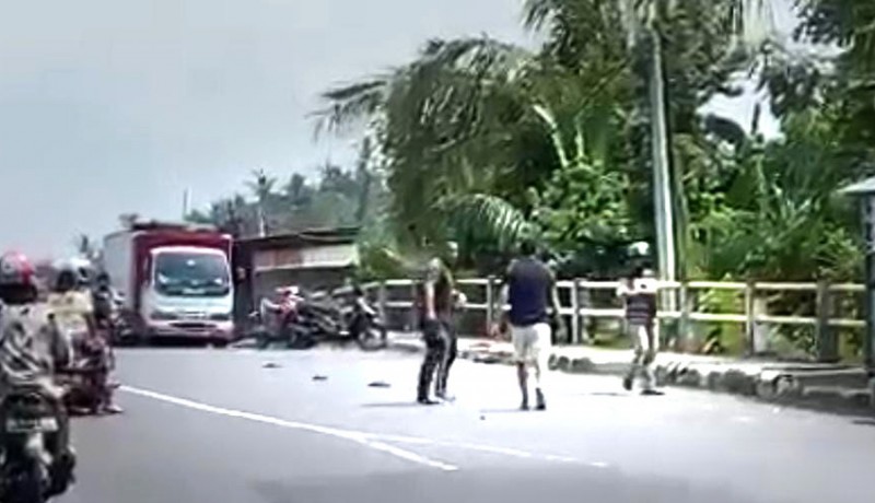 www.nusabali.com-viral-video-duel-di-jalan-rama-klungkung