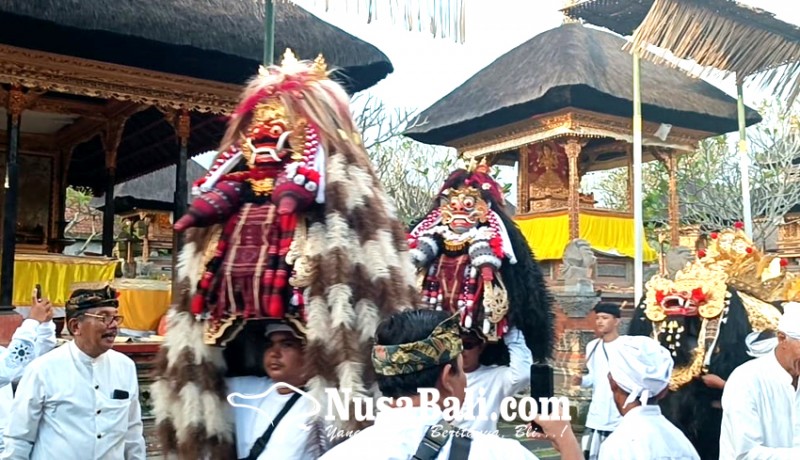 www.nusabali.com-mendak-ida-tapakan-barong-di-merajan-agung-puri-agung-ubud