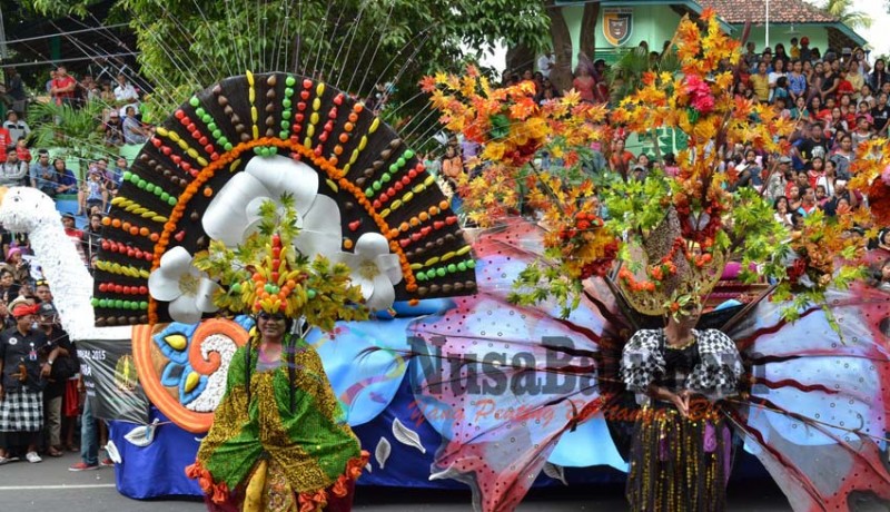 www.nusabali.com-buleleng-endek-carnaval-2017-bertema-cahaya-bulan