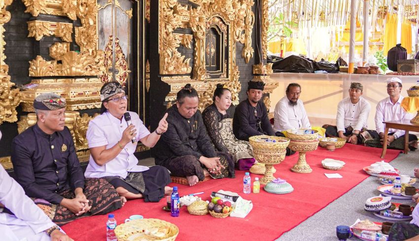 www.nusabali.com-bupati-giri-prasta-hadiri-karya-atma-wedana-memukur-di-griya-agung-linggaacala-tegallalang-gianyar