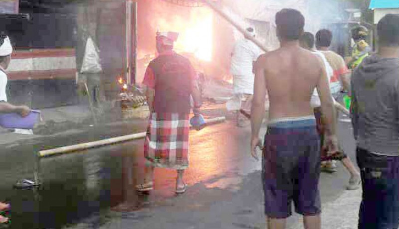 www.nusabali.com-toko-dan-bengkel-terbakar