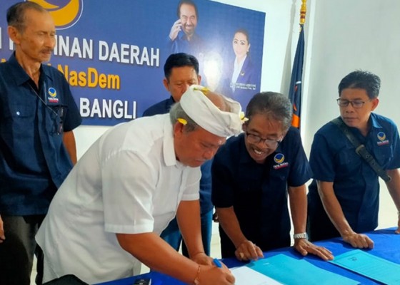 Nusabali.com - sekda-bangli-ib-giri-putra-juga-daftar-cabup-di-nasdem