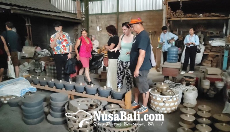 www.nusabali.com-delegasi-imex-kunjungi-perajin-gamelan-tihingan