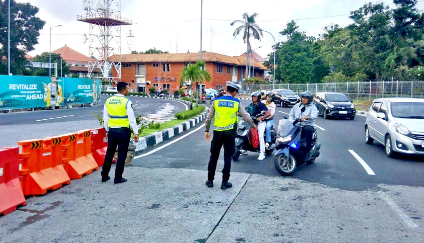 Nusabali Com Terjebak Kendaraan Dipaksa Putar Balik