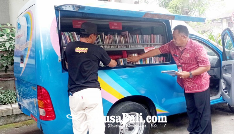 www.nusabali.com-tabanan-terima-bantuan-mobil-perpustakaan-keliling