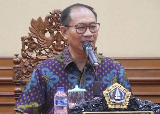 Nusabali.com - wabup-suiasa-buka-acara-launching-tpakd-badung-2024