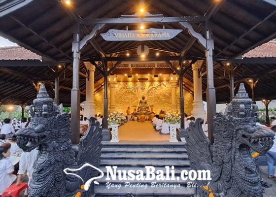 Nusabali.com - dirintis-pelajar-buddhis-terdapat-altar-tapak-kaki-buddha