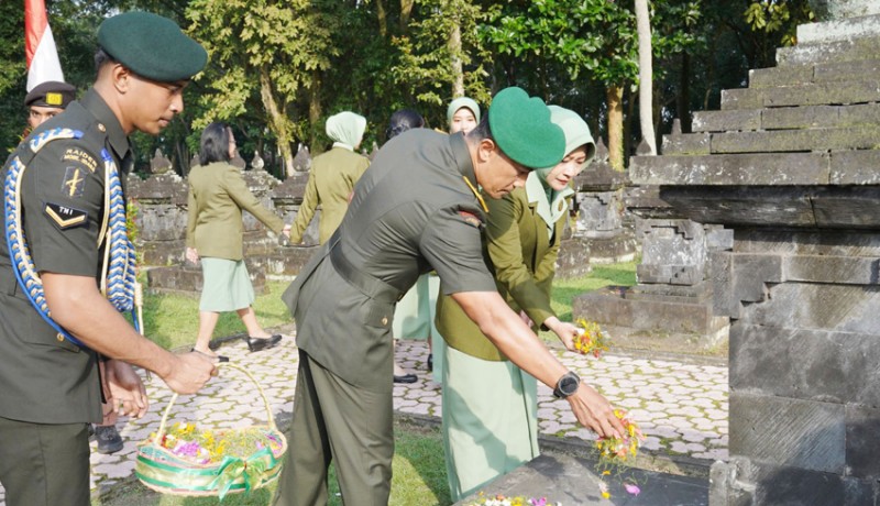 www.nusabali.com-pangdam-udayana-ziarah-ke-tmp-tabanan