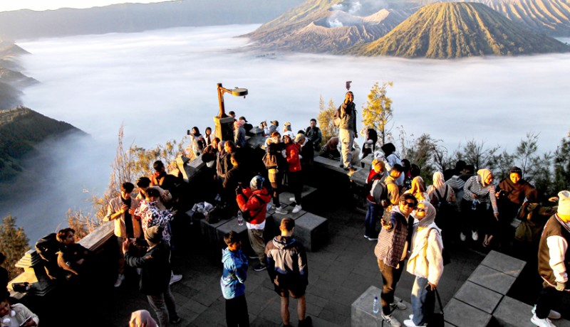 www.nusabali.com-peningkatan-jumlah-kunjungan-wisata-pada-libur-waisak-di-gunung-bromo