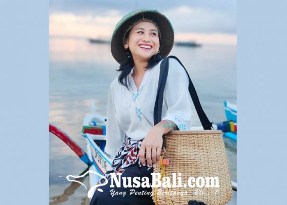 Nusabali.com - dewi-pradewi-keroncong-kan-ulam-segara