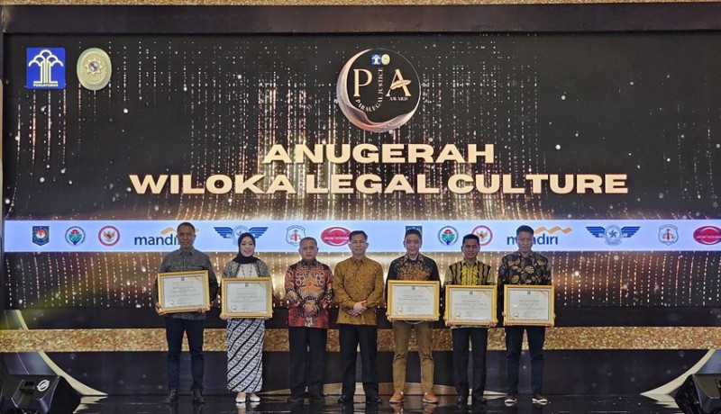 www.nusabali.com-camat-kutsel-raih-penghargaan-wiloka-legal-cu