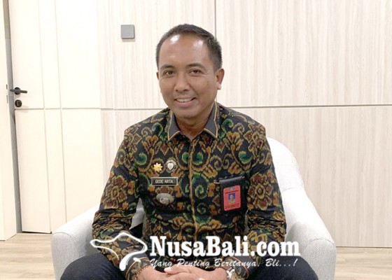 Nusabali.com - camat-kutsel-imbau-warga-kandangkan-hewan-ternak