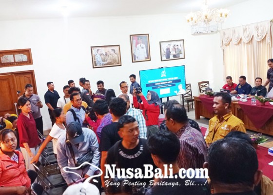 Nusabali.com - pensertifikatan-14-kk-eks-tim-tim-dikaji-ulang