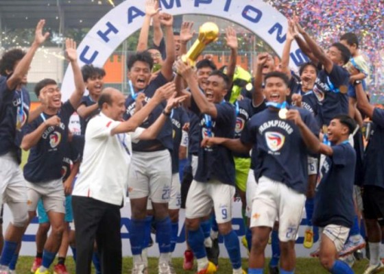 Nusabali.com - adhyaksa-farmel-juara-liga-3