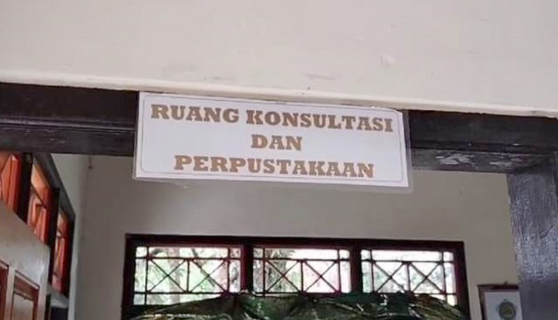 www.nusabali.com-plafon-balai-penyuluh-pertanian-tampaksiring-jebol