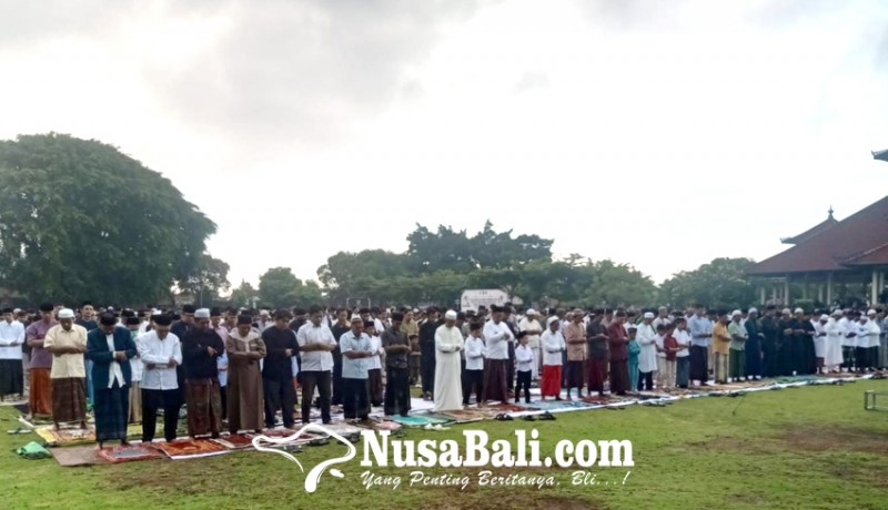 www.nusabali.com-sholat-ied-idul-adha-dipusatkan-di-alun-alun-ida-dewa-agung-jambe