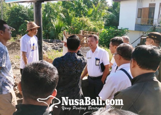 Nusabali.com - pemkab-tinjau-perumahan-bersengketa