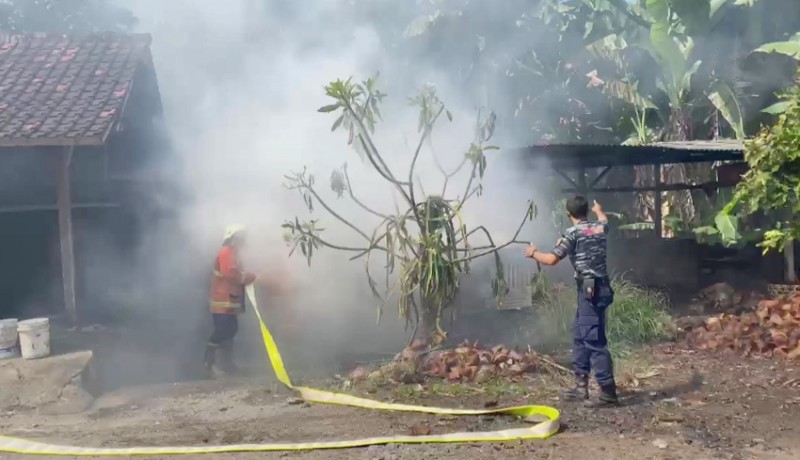 www.nusabali.com-dipicu-api-dupa-oven-kopra-terbakar