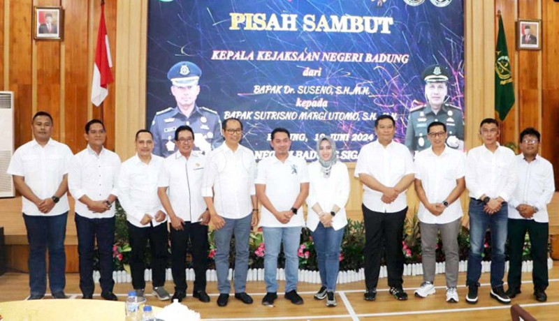 www.nusabali.com-wabup-suiasa-hadiri-pisah-sambut-kajari-badung