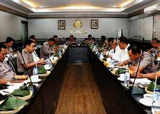 Nusabali.com - kapolda-larang-dishub-lakukan-pengawalan